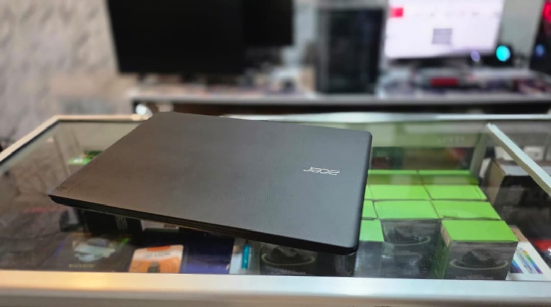 Acer Aspire (Core i3 Gen 7)