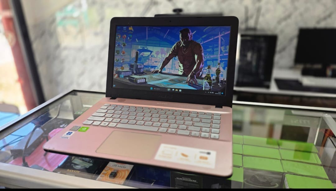 Asus VivoBook Core i3 Dual VGA